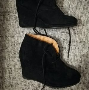 3/ $20 Size 8 black booties